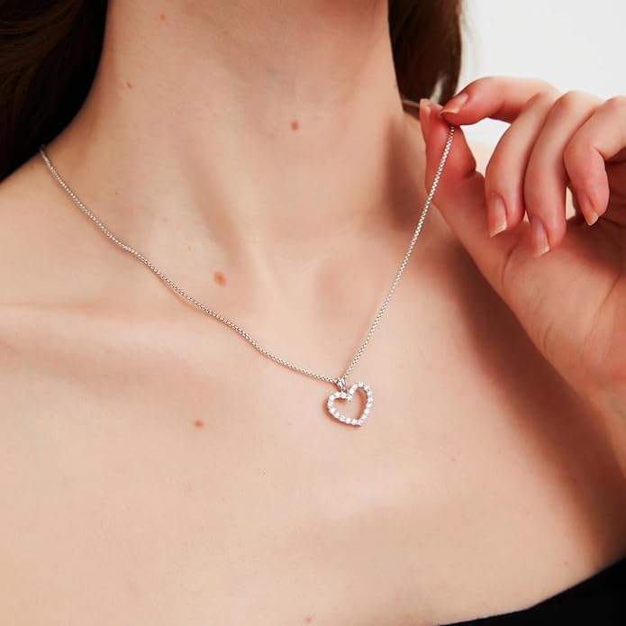 G&GEMSJEW Heart Necklaces for Women, 1-2 Carats Moissanite, 18K White Gold-Plated 925 Sterling Silver Round Brilliant Cut Moissanite Imitation Diamond Necklaces, Jewelry Gifts for Christmas Valentine's Day,Anniversary Present for Wife Women
