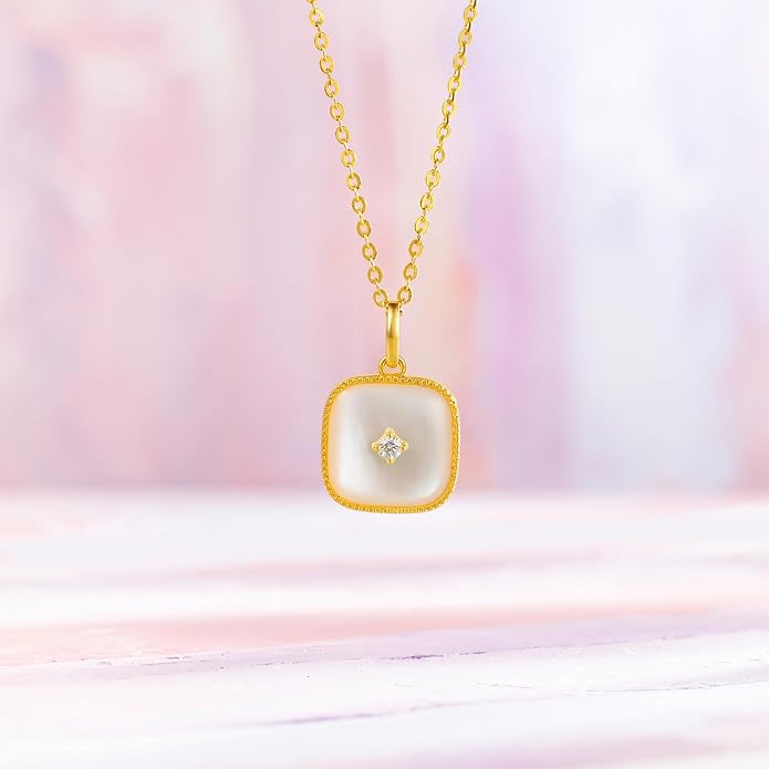 ZHOU LIU FU 750 Gold Sugar Cube Pendant with Mother of Pearl and Diamond Pendants Valentine’s Day for Women (Not Include Necklace) J0411913
