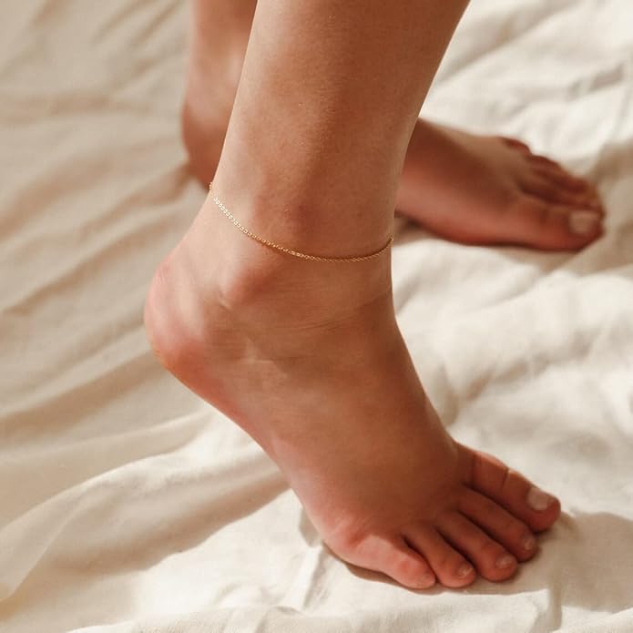 Dainty Ankle Bracelets for Women 18K Gold Plated Satellite Beaded Herringbone Chain Anklets Simple Lip Chain Anklet Minimalist Summer Beach Foot Jewelry Christmas