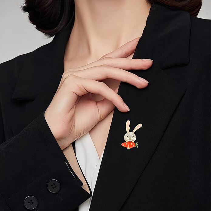 18K Gold Brooch Rhinestone Animal Brooch Pin Elegant Lapel Pin Wedding Jewelry Christmas Gift Dress Accessories for Women