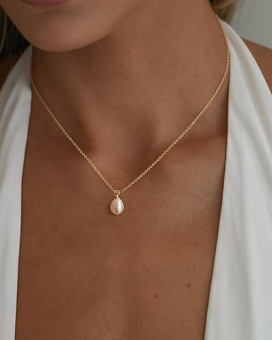 Charm Necklaces for Women,14k Gold Plated Waterproof Dainty Choker Necklace Summer Seashell Pearl Beach Cute Necklaces Set Fashion Jewelry Gift