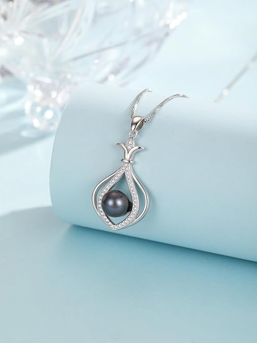 KANNSOAR Tahitian Black Pearl AAAA 18K Gold Plated Sterling Silver Trendy Pendant Necklace for Women Wife Mom Girlfriend Valentine Her Jewelry Gift for Anniversary Birthday Christmas