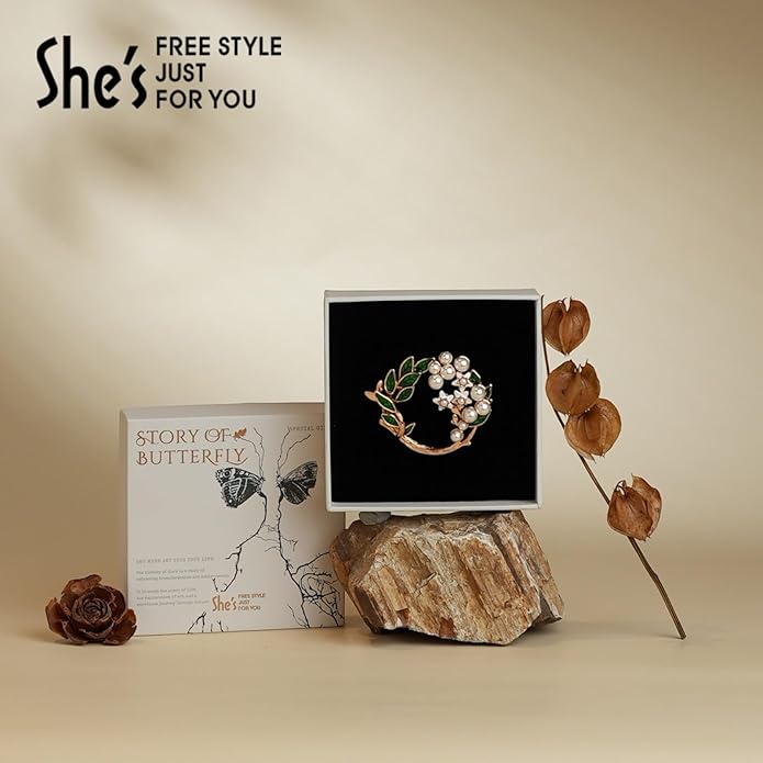 SHE'S FREE STYLE JUST FOR YOU Handmade Gardenia Brooches and Pins For Women, Enamel Flower Brooch Green Leaves Pins Hand Dripping Oil Jewelry Brooch Pins Fashion Garland Safety Pins