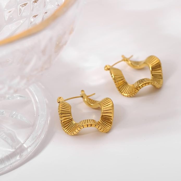 8YEARS Chunky Gold Hoop Earring for Women, 18K Gold Plated Lightweight Thick Hoops, Hypoallergenic Trendy Jewelry for Gift