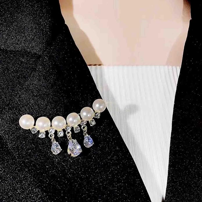 Crystal Pearl Flower Brooches Pins Fashion Beautiful Created Rhinestone Floral Brooch Good Idea for Party Dance Wedding Banquet for Elegant Women Girl