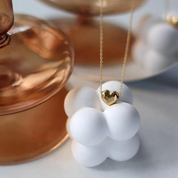 Zeffy Dainty Gold Heart Necklace for Women Trendy 14K Gold/Silver Plate Cute Heart Pendant Choker Necklaces Gold Love Heart Chain Necklace for Women Dainty Gold Jewelry Gifts for Women