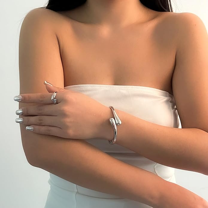 jokcde Chunky Gold/Silver Gold Cuff Bangle Bracelets for Women Trendy Hinged Cuff Open Wide Chunky Gold Bracelet Minimalist Bangle Jewelry Gift