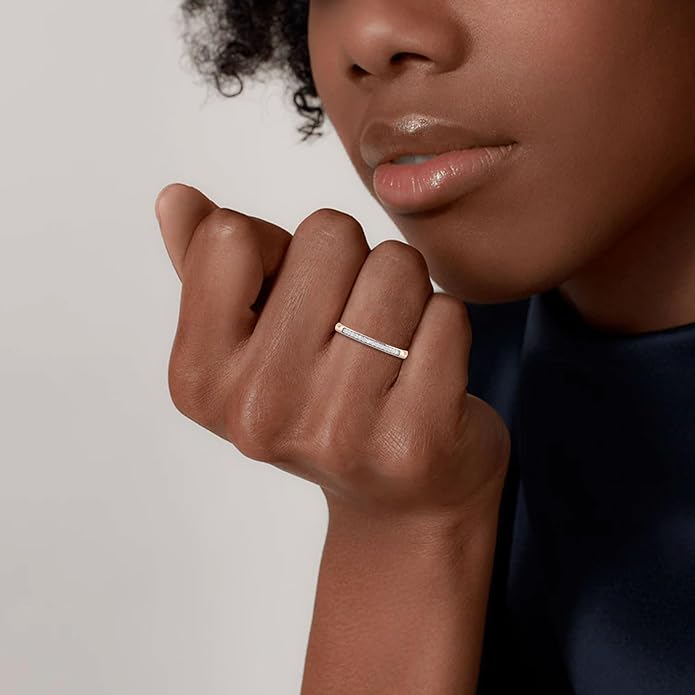 Inspereza 1/10 Carat 10kt Gold Round Diamond Petite Wedding Anniversary Stackable Band. (H-I Color, I2-I3 Clarity)