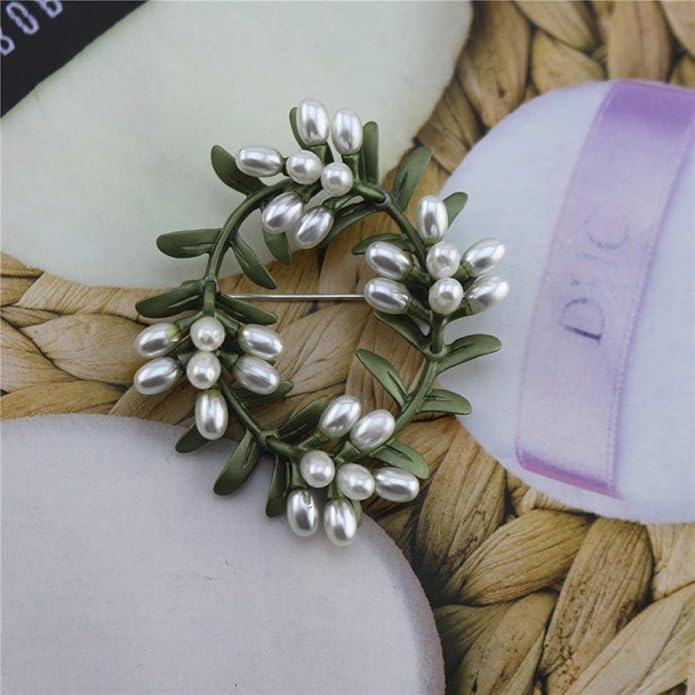 Crystal Pearl Flower Brooches Pins Fashion Beautiful Created Rhinestone Floral Brooch Good Idea for Party Dance Wedding Banquet for Elegant Women Girl