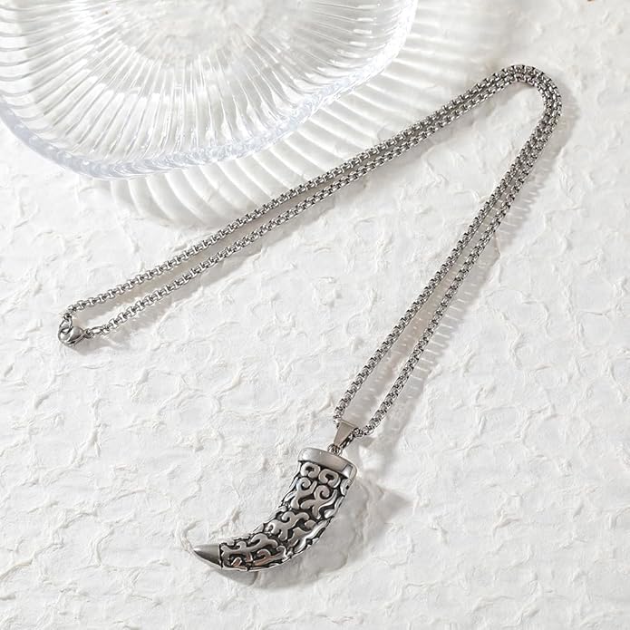 Stainless steel horn-shaped pendant necklace