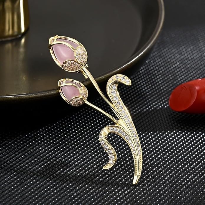 Flower Brooch for Women Girls Flower Rhinestone Brooch Gold Plated Lapel Pin Clothing Accessory Wedding Gift Fashion Jewelry for Mom Wife