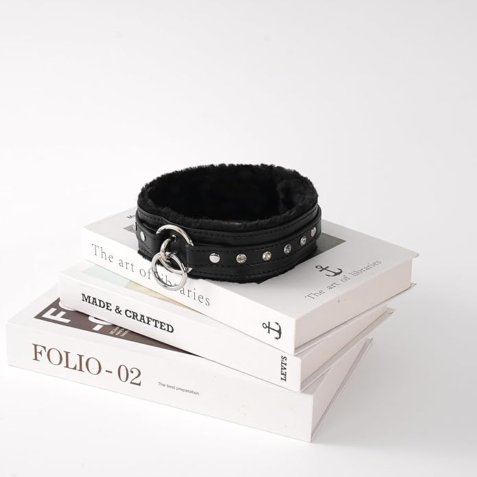 Gothic Punk Choker for Women, Handmade PU Leather Collar with Crystal Rivets Soft Inner Fur Comfortable Necklace