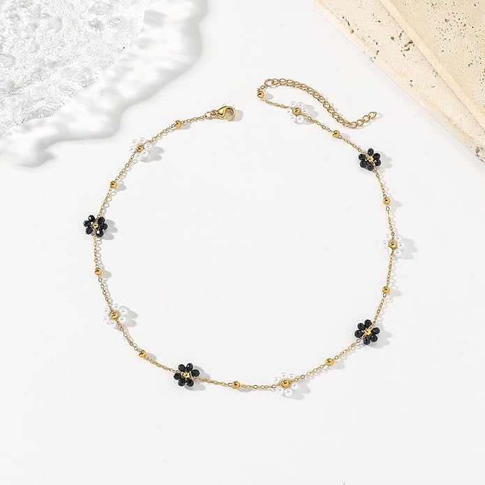 Daisy Pearl Necklaces for Women, Gold Plated Stainless Steel Handmade Flower Choker Jewelry Women Gifts