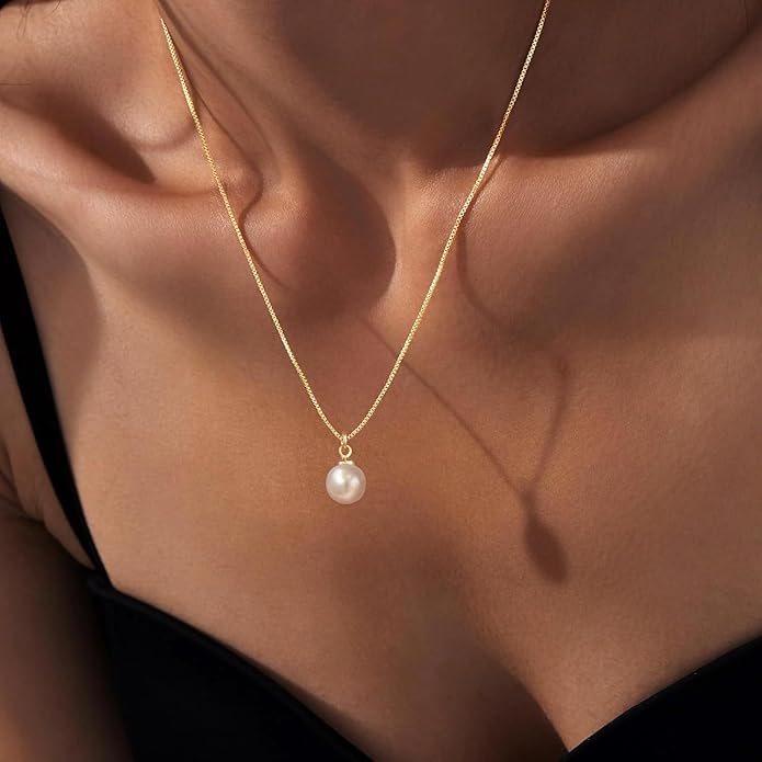Charm Necklaces for Women,14k Gold Plated Waterproof Dainty Choker Necklace Summer Seashell Pearl Beach Cute Necklaces Set Fashion Jewelry Gift