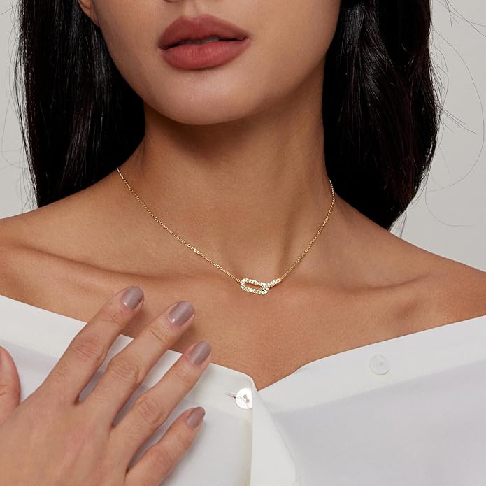 Diamond Pendant Necklace for Women, Dainty Gold Necklace 18k Gold Plated Paperclip Choker Necklaces Cute Open Oval Necklaces Simple Gold Necklace Jewelry Gifts for Women Trendy