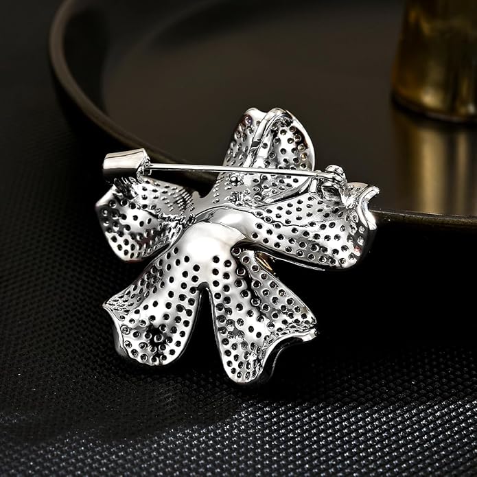 Rhinestone Flower Brooch Austrian Crystal Flower Pin 18k Gold Plated Floral Brooch Lapel Pin Jewelry Mother's Day Birthday Gifts for Mom Wife