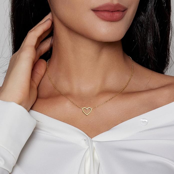 Zeffy Cute Heart Necklace 18k Gold/Silver Plated Tiny Heart Pendant Choker Necklaces Gold Love Heart Chain Necklace for Women Dainty Gold Jewelry Valentines Day Gifts for Women Girls Teen Girls