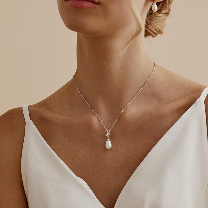 Pearl Necklace for Women Trendy,14k Gold Plated Necklace Dainty Wedding Necklace Small Cute Choker Necklace Beaded Lariat Drop Necklace Vintage Waterproof Jewelry for Women Gold Jewelry Fashion Gifts