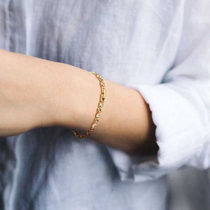 LOYATA Chain Bracelet Gold Link 14K Gold Plated Dainty Pearl Bracelet Simple Jewelry Gift for Women