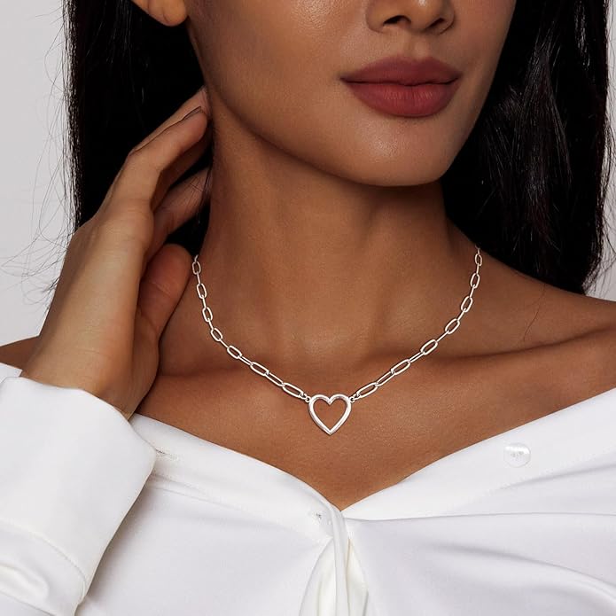 Zeffy Cute Heart Necklace 18k Gold/Silver Plated Tiny Heart Pendant Choker Necklaces Gold Love Heart Chain Necklace for Women Dainty Gold Jewelry Valentines Day Gifts for Women Girls Teen Girls