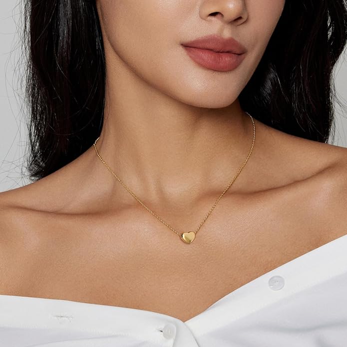 Zeffy Dainty Gold Heart Necklace for Women Trendy 14K Gold/Silver Plate Cute Heart Pendant Choker Necklaces Gold Love Heart Chain Necklace for Women Dainty Gold Jewelry Gifts for Women