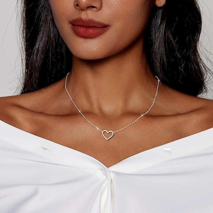 Zeffy Dainty Gold Heart Necklace for Women Trendy 14K Gold/Silver Plate Cute Heart Pendant Choker Necklaces Gold Love Heart Chain Necklace for Women Dainty Gold Jewelry Gifts for Women