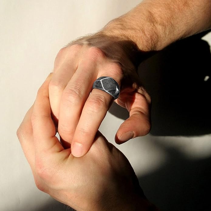 Bestyle Stainless Steel Signet Ring for Men Women in Gold/Black/Silver/Vintage Gray Tone, Chunky Thick Heavy Dome Band Ring Cool Finger Ring, Gift for Dad Husband, Size 7-14 Customizable