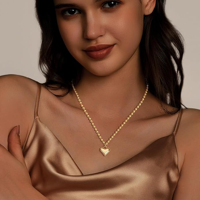 Cute Heart Necklace Dainty 18k Gold Plated Tiny Heart Pendant Choker Necklaces Small Gold Love Open Heart Chain Necklace for Women Simple Gold Necklace for Women Trendy Jewelry