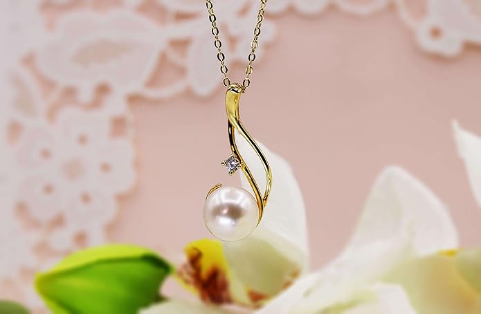 CHAULRI Premium Cultured Freshwater White Pearl Pendant Necklace 18K Gold Plated Sterling Silver gifts for Women for Her Wife Mom Daughter