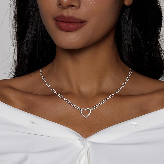 Cute Heart Necklace Dainty 18k Gold Plated Tiny Heart Pendant Choker Necklaces Small Gold Love Open Heart Chain Necklace for Women Simple Gold Necklace for Women Trendy Jewelry