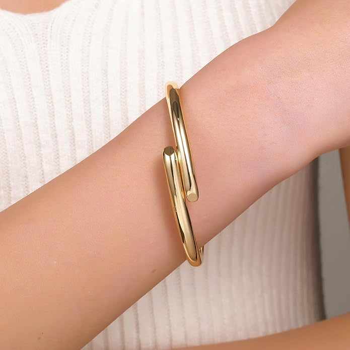 jokcde Chunky Gold/Silver Gold Cuff Bangle Bracelets for Women Trendy Hinged Cuff Open Wide Chunky Gold Bracelet Minimalist Bangle Jewelry Gift