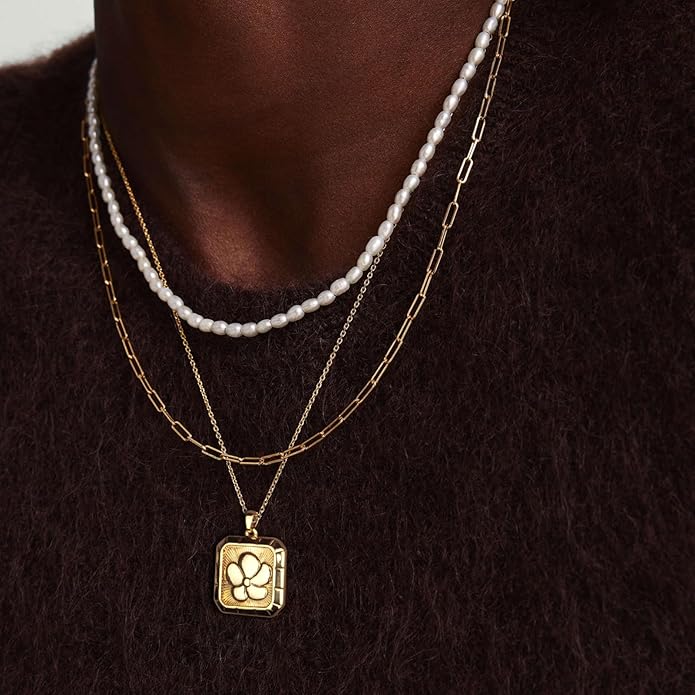 Gold Flower Pendant Necklace Dainty Floral Choker 14K Plated Shining Cute Heart Necklace for Women