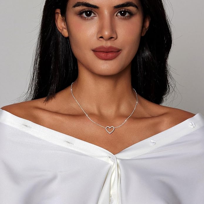 Zeffy Dainty Gold Heart Necklace for Women Trendy 14K Gold/Silver Plate Cute Heart Pendant Choker Necklaces Gold Love Heart Chain Necklace for Women Dainty Gold Jewelry Gifts for Women