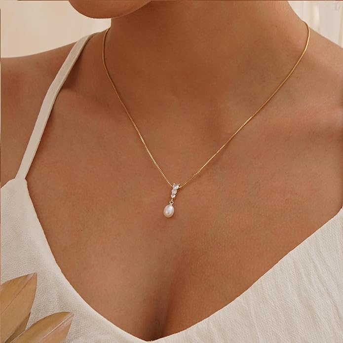Pearl Necklaces for Women Trendy,14k Gold Plated Pearl Pendant Necklace Dainty Wedding Necklace Small Cute Gold Choker Necklace for Women Non Tarnish Gold Prom Jewelry Fashion Bridesmaids Gifts