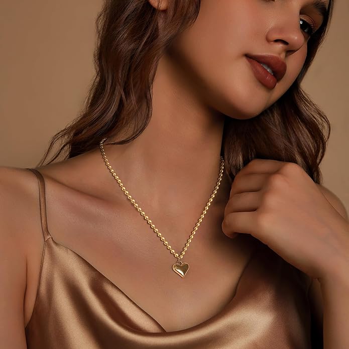 Cute Heart Necklace Dainty 18k Gold Plated Tiny Heart Pendant Choker Necklaces Small Gold Love Open Heart Chain Necklace for Women Simple Gold Necklace for Women Trendy Jewelry