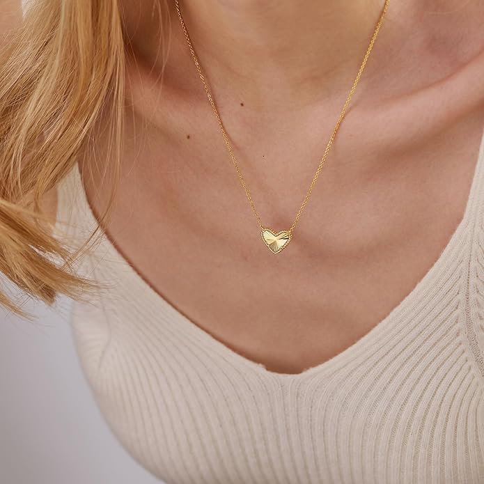 Heart Necklace for Women Dainty 14K Gold Filled Necklace Cute Heart Pendant Adjustable Chain Necklace Trendy Non Tarnish Gold Mother of Pearl Necklace for Wedding Christmas Valentines Day Gifts