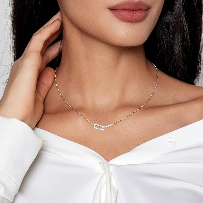 Diamond Pendant Necklace for Women, Dainty Gold Necklace 18k Gold Plated Paperclip Choker Necklaces Cute Open Oval Necklaces Simple Gold Necklace Jewelry Gifts for Women Trendy