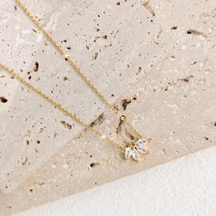 Zeffy Diamond Necklaces for Women, Dainty Gold Necklace 18k Gold Plated Layered Necklaces Simple Gold CZ Diamond Pendant Necklaces for Women Trendy Jewelry Gifts for Girls
