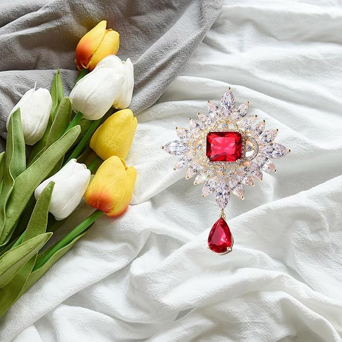 Crystal Pearl Flower Brooches Pins Fashion Beautiful Created Rhinestone Floral Brooch Good Idea for Party Dance Wedding Banquet for Elegant Women Girl