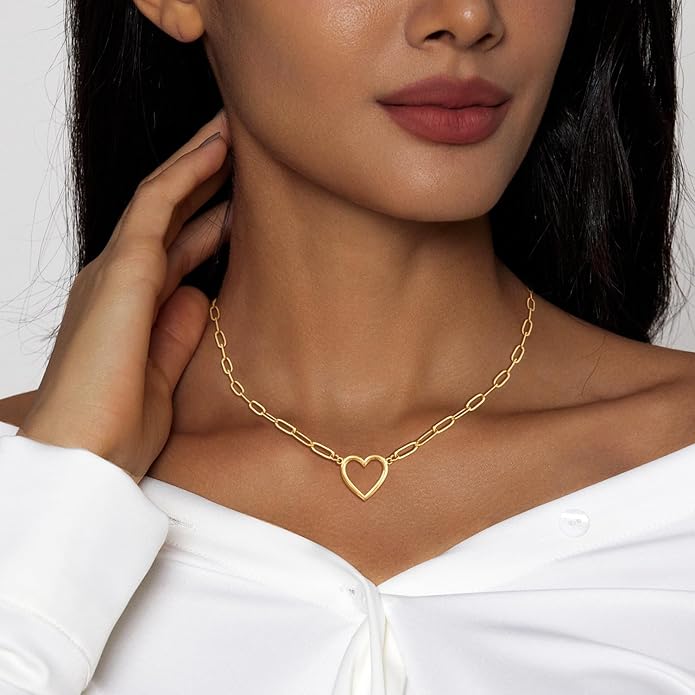Zeffy Cute Heart Necklace 18k Gold/Silver Plated Tiny Heart Pendant Choker Necklaces Gold Love Heart Chain Necklace for Women Dainty Gold Jewelry Valentines Day Gifts for Women Girls Teen Girls