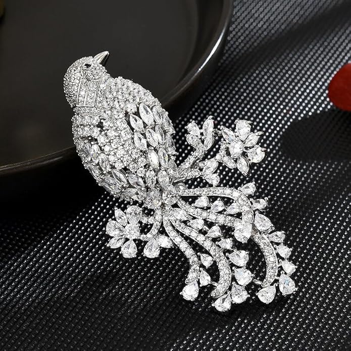 18K Gold Brooch Rhinestone Animal Brooch Pin Elegant Lapel Pin Wedding Jewelry Christmas Gift Dress Accessories for Women