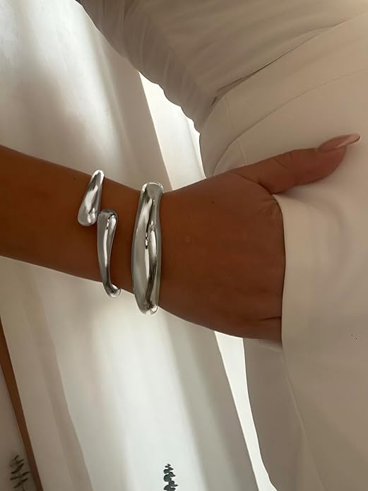 Rainhonor Chunky Gold Bangles Bracelets for Women Gold Cuff Bracelet Set Waterproof Non Tarnish Stack Bracelet for Women Gifts