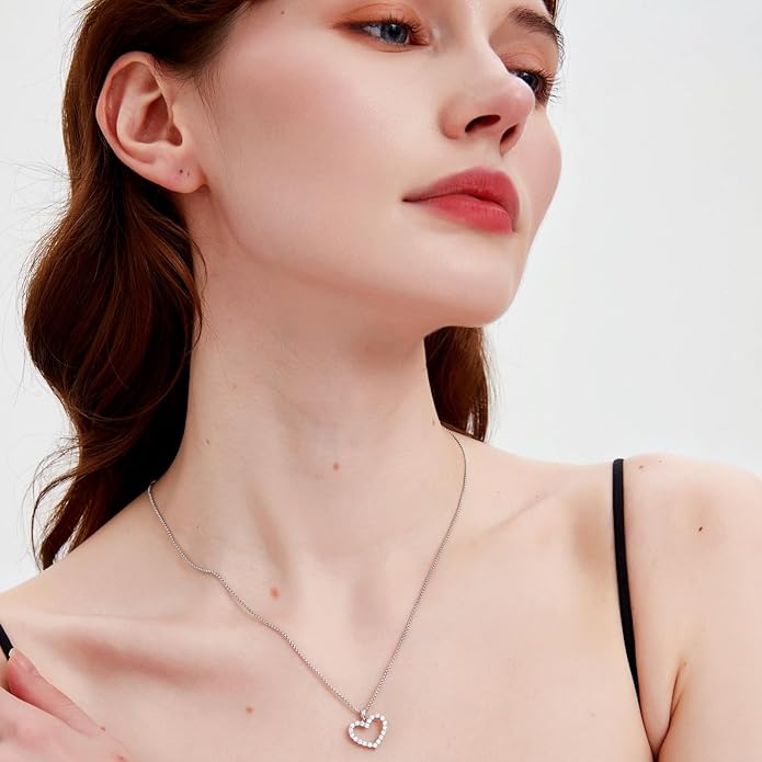 G&GEMSJEW Heart Necklaces for Women, 1-2 Carats Moissanite, 18K White Gold-Plated 925 Sterling Silver Round Brilliant Cut Moissanite Imitation Diamond Necklaces, Jewelry Gifts for Christmas Valentine's Day,Anniversary Present for Wife Women