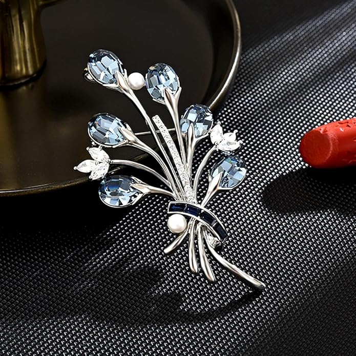 Fashion Flower Brooches for Women Rhinestone Flower Brooches Pins 18k Gold Plated Lapel Pins Jewelry for Girlfriend Wife