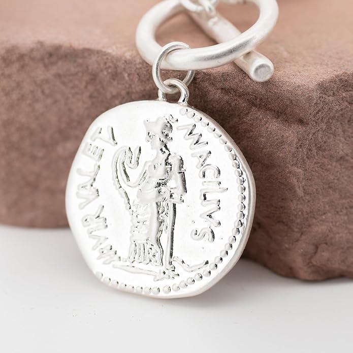 Chunky Gold Coin Pendant Necklace Trendy Layered Statement Chain for Women, Antique Toggle Design with Thick Link, Fashionable Necklaces for Women