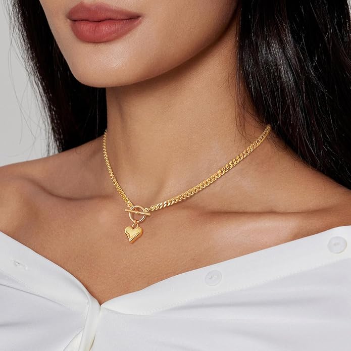 Cute Heart Necklace Dainty 18k Gold Plated Tiny Heart Pendant Choker Necklaces Small Gold Love Open Heart Chain Necklace for Women Simple Gold Necklace for Women Trendy Jewelry