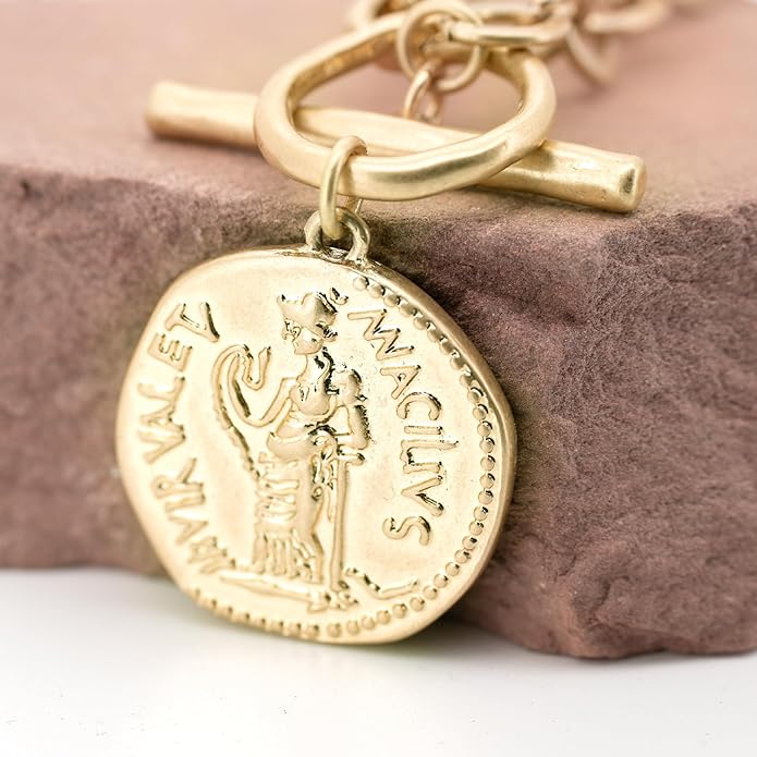 Chunky Gold Coin Pendant Necklace Trendy Layered Statement Chain for Women, Antique Toggle Design with Thick Link, Fashionable Necklaces for Women