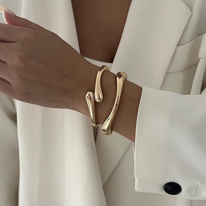 Rainhonor Chunky Gold Bangles Bracelets for Women Gold Cuff Bracelet Set Waterproof Non Tarnish Stack Bracelet for Women Gifts