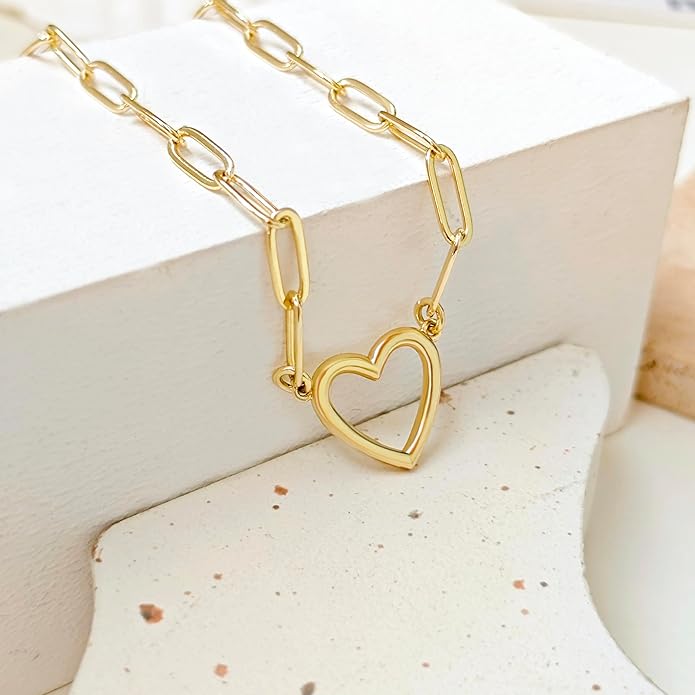 Zeffy Cute Heart Necklace 18k Gold/Silver Plated Tiny Heart Pendant Choker Necklaces Gold Love Heart Chain Necklace for Women Dainty Gold Jewelry Valentines Day Gifts for Women Girls Teen Girls