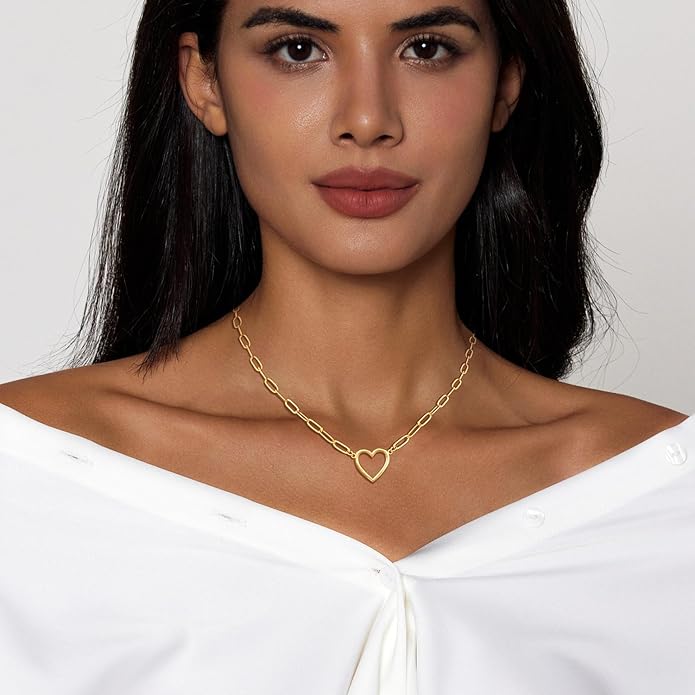 Zeffy Cute Heart Necklace 18k Gold/Silver Plated Tiny Heart Pendant Choker Necklaces Gold Love Heart Chain Necklace for Women Dainty Gold Jewelry Valentines Day Gifts for Women Girls Teen Girls